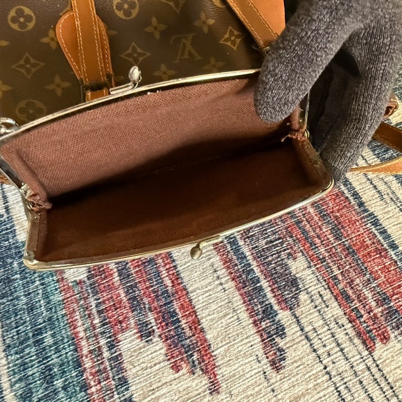 Louis Vuitton VINTAGE Monogram Bucket Purse w pouch, great used condition - Picture 10 of 16